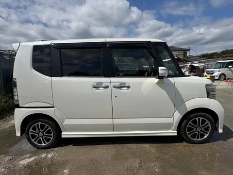 Honda N-BOX Plus Custom