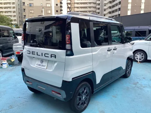 Mitsubishi Delica Mini