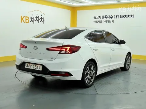 Hyundai Elantra (Avante)