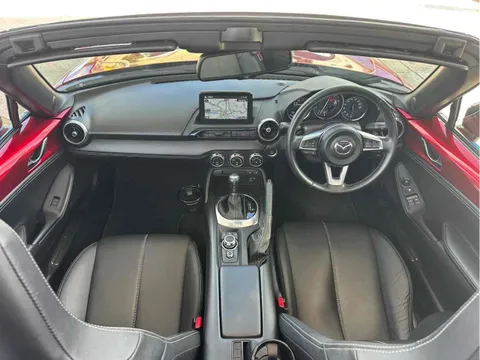 Mazda MX-5 (Roadster)