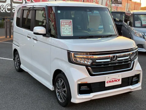 Honda N-BOX Custom
