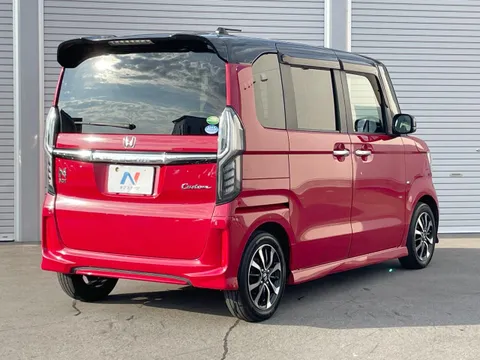 Honda N-BOX Custom