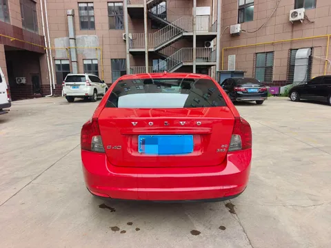 Volvo S40
