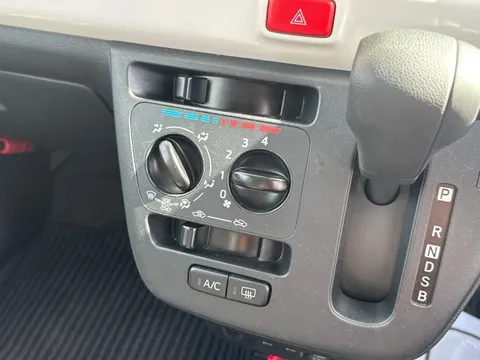 Daihatsu Mira Tocot