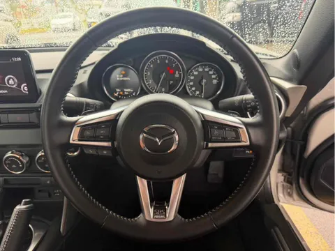 Mazda MX-5 (Roadster)