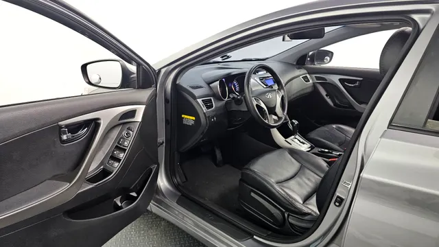 Hyundai Elantra (Avante)