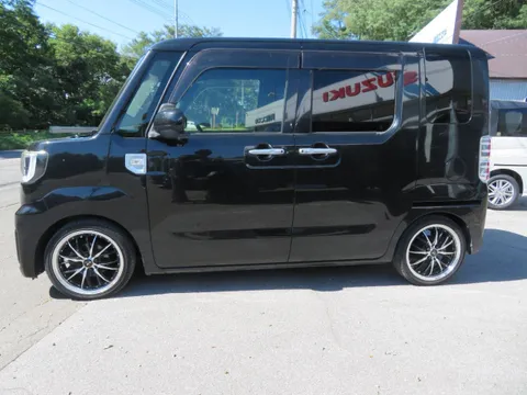 Toyota Pixis Mega