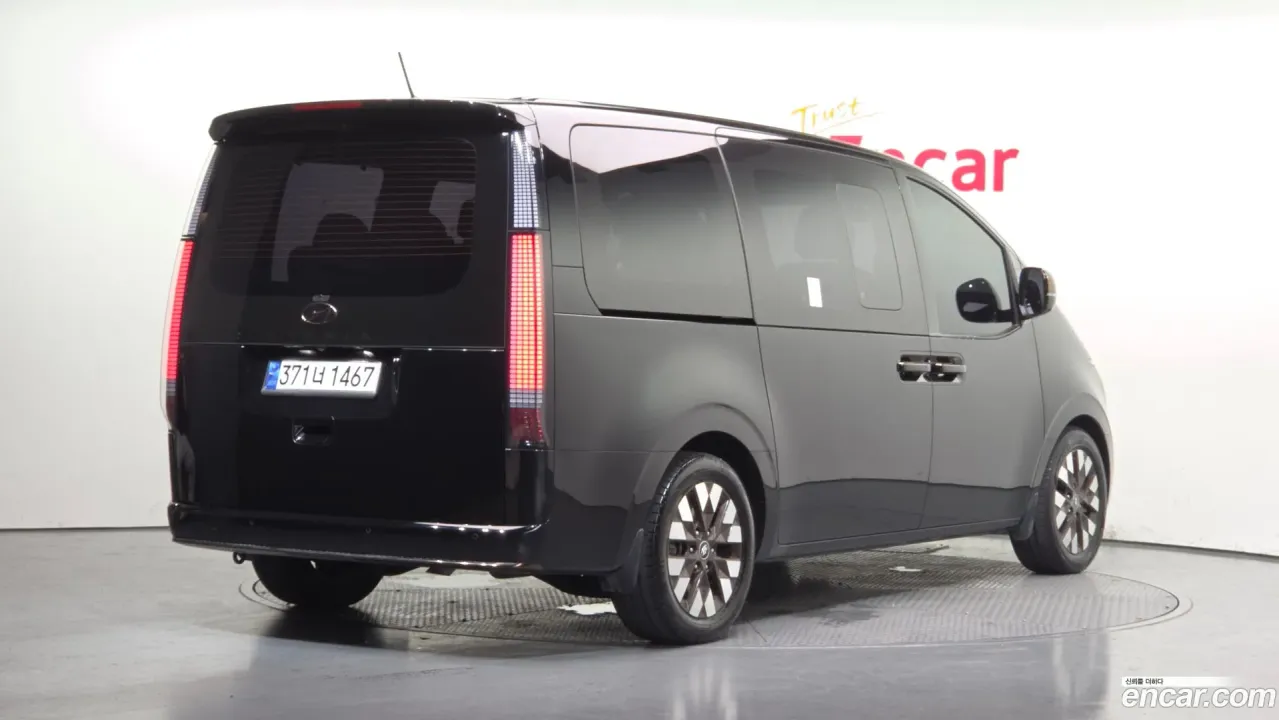 Hyundai Staria