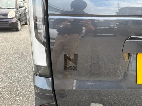 Honda N-BOX Custom