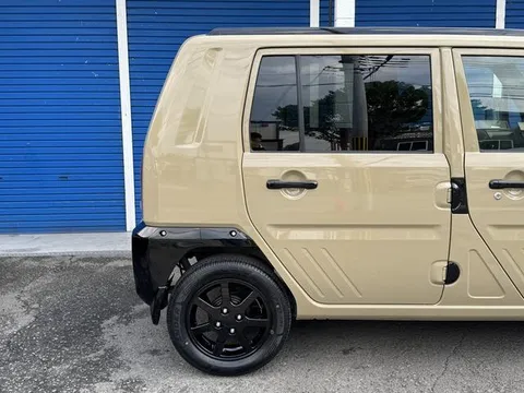 Daihatsu Naked