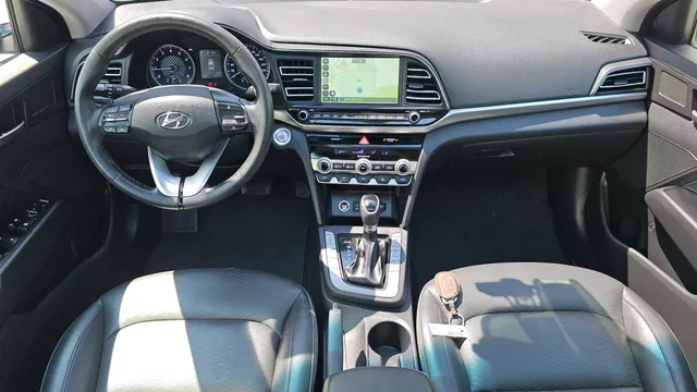 Hyundai Elantra (Avante)