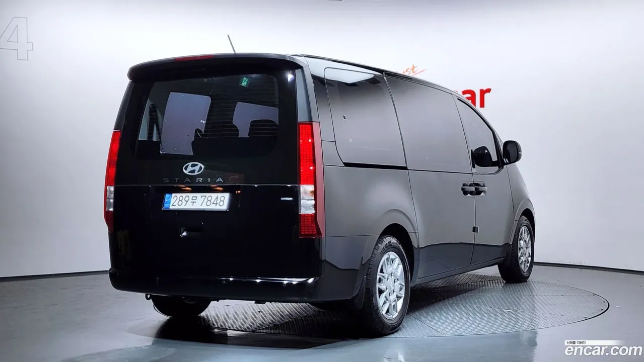 Hyundai Staria