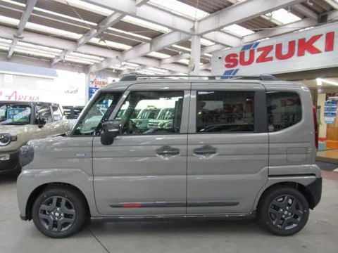 Suzuki Spacia Gear