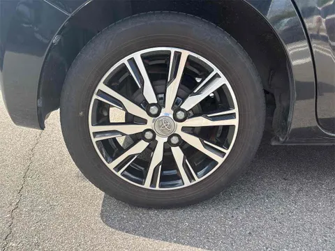 Toyota Pixis Mega