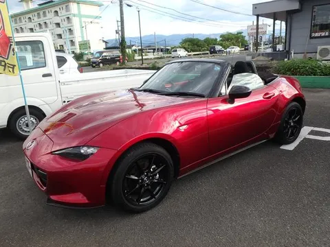 Mazda MX-5 (Roadster)