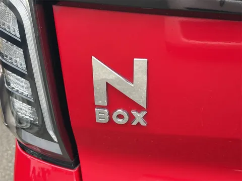 Honda N-BOX Custom