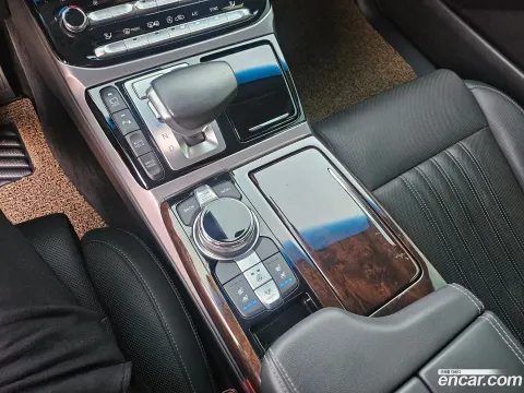 Genesis G90 (EQ900)