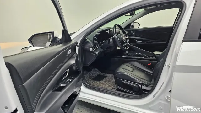 Hyundai Elantra (Avante)