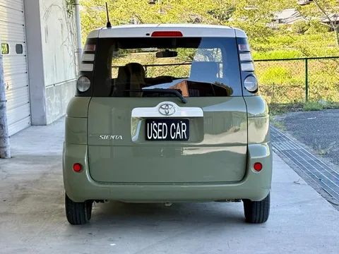 Toyota Sienta