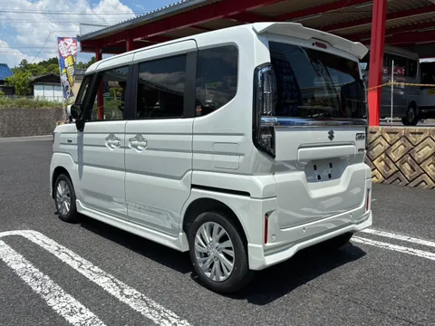 Suzuki Spacia Custom