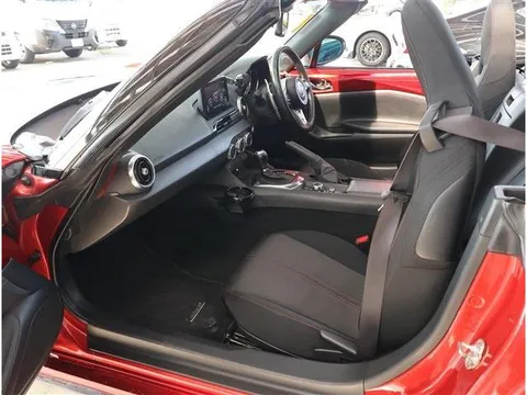 Mazda MX-5 (Roadster)