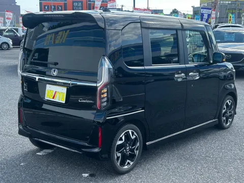 Honda N-BOX Custom