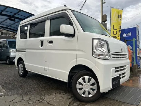 Mitsubishi Minicab Van
