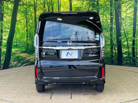 Honda N-BOX Custom