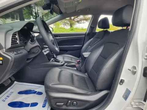 Hyundai Elantra (Avante)