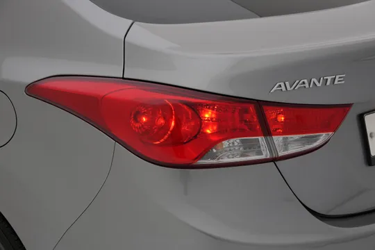 Hyundai Elantra (Avante)