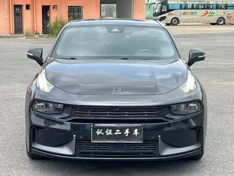 Lynk & Co 03