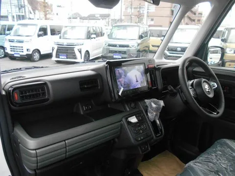 Suzuki Spacia Gear