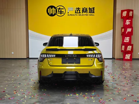 Lynk & Co 03