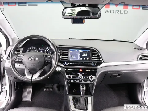 Hyundai Elantra (Avante)
