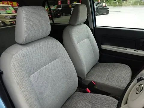 Daihatsu Mira Tocot