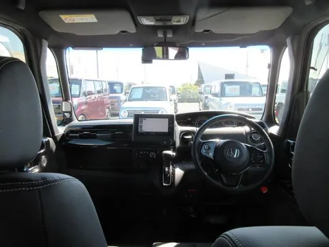Honda N-BOX Custom