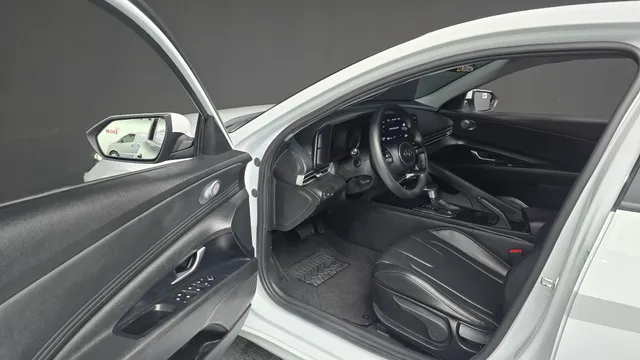 Hyundai Elantra (Avante)