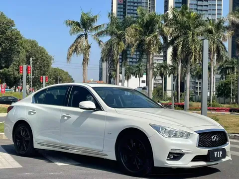 Infiniti Q50L