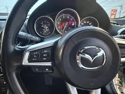 Mazda MX-5 (Roadster)
