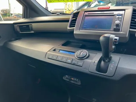 Honda Freed Spike