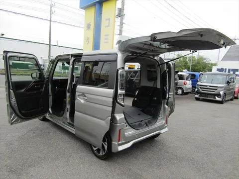 Suzuki Spacia Custom