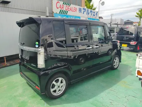 Honda N-BOX Plus Custom