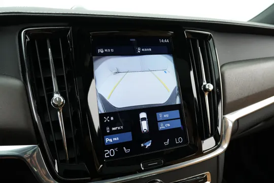 Volvo V90