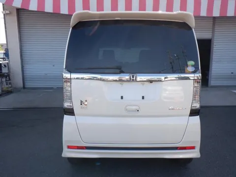 Honda N-BOX Custom