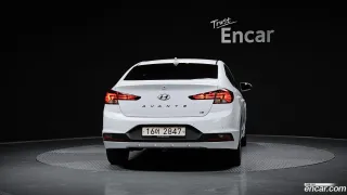 Hyundai Elantra (Avante)