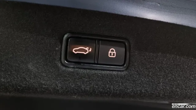 Genesis G90 (EQ900)