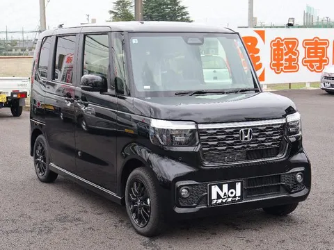 Honda N-BOX Custom