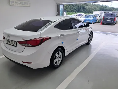 Hyundai Elantra (Avante)
