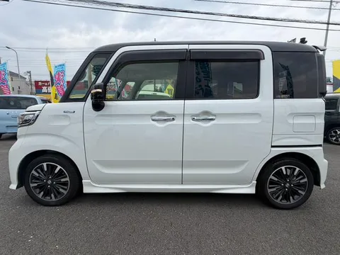 Suzuki Spacia Custom