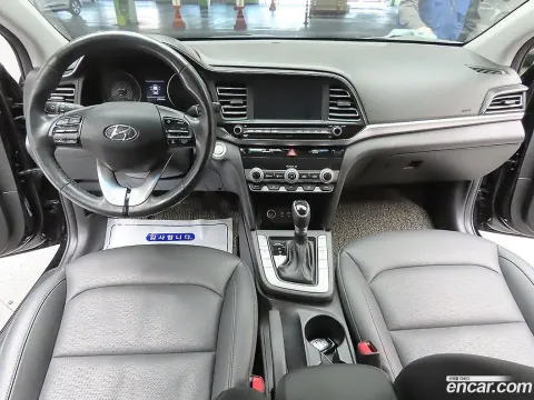 Hyundai Elantra (Avante)